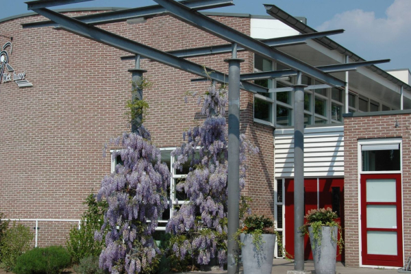 Dorpshuis Het Hart in Eefde is gered