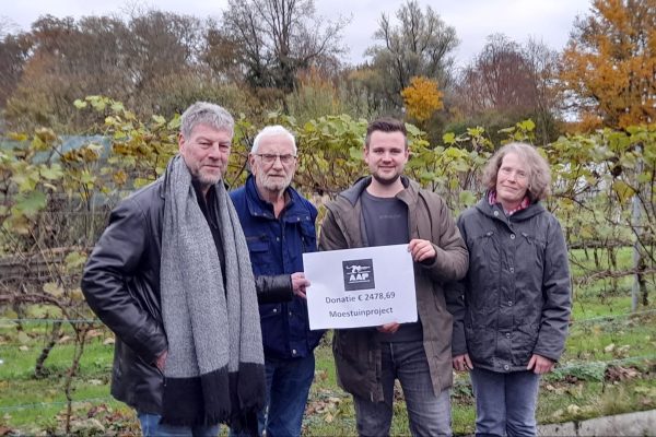 Donatie AAP-festival naar moestuinproject Bredevoort