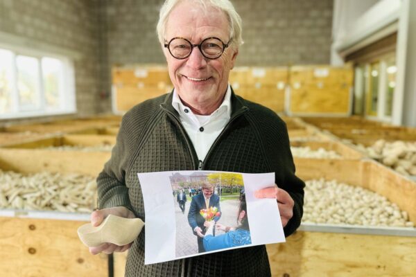 Paul heeft een cadeau voor de koning, maar mist cruciale centimeters