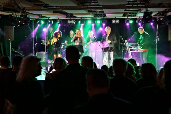 AAP festival voor het goede doel in Oerkroeg Schiller