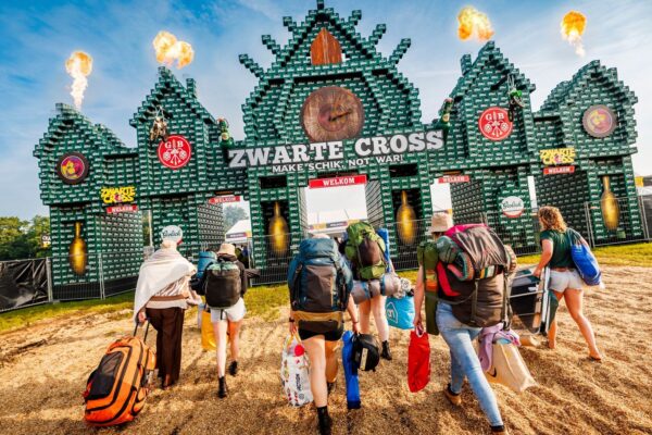 Zwarte Cross roept bezoekers op: “Heb je ruimte én een warm hart? Help een jongere aan een kamer”
